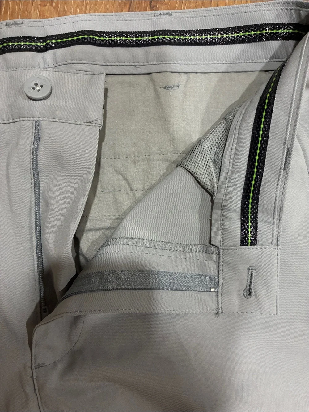 Izod Men's Gray Slim Fit Golf Pants